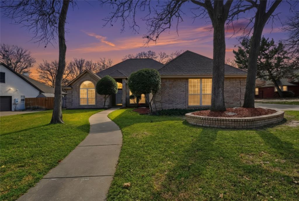 1312 Crows Nest Court, Azle, TX 76020 — photo 1
