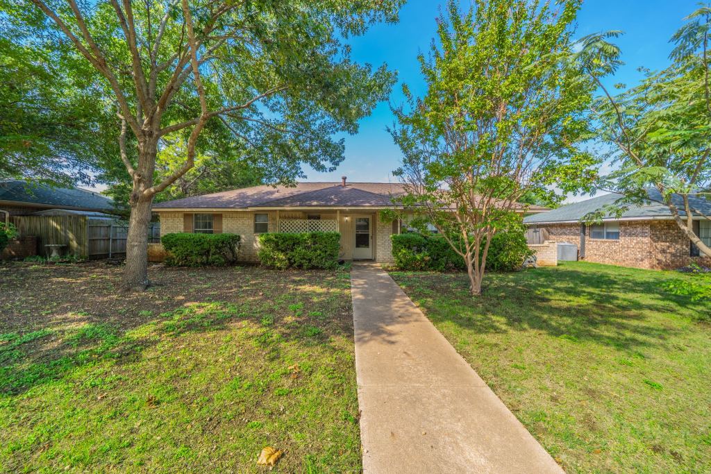 1517 Meadow Court, Midlothian, TX 76065 — photo 1