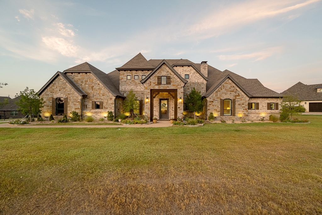 10613 Kyle Circle, Burleson, TX 76028 — photo 1