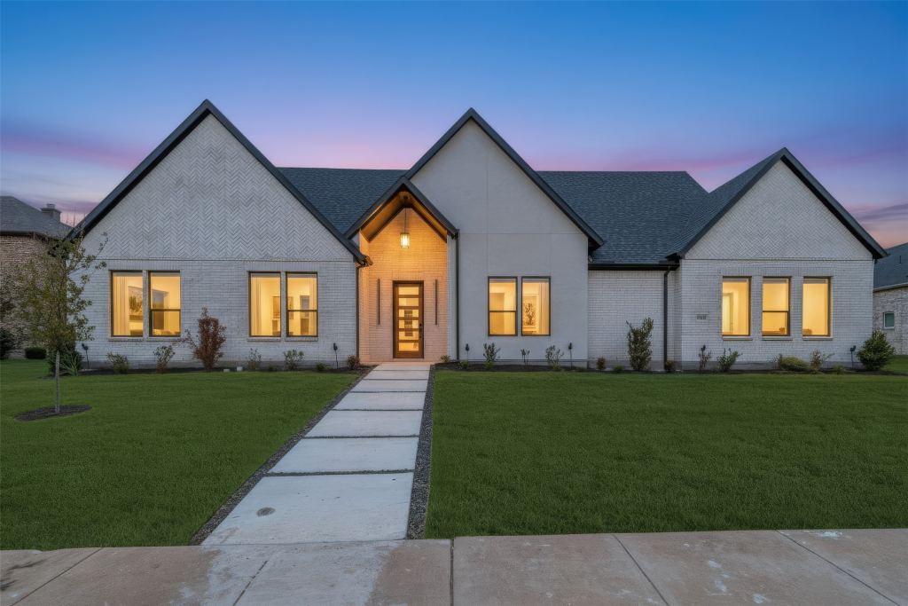 1104 Devonshire Drive N