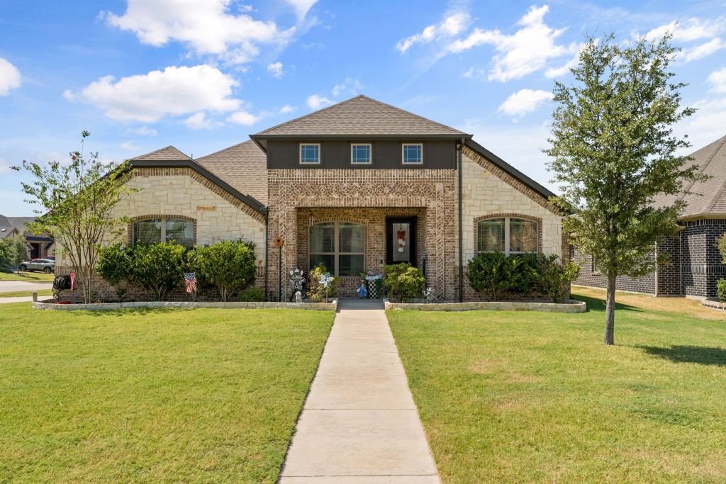 2103 Rose Court, Waxahachie, TX 75165 — photo 1
