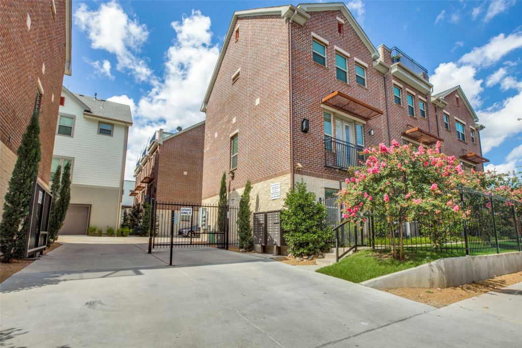 4323 Dickason Avenue 2, Dallas, TX 75219 — photo 1
