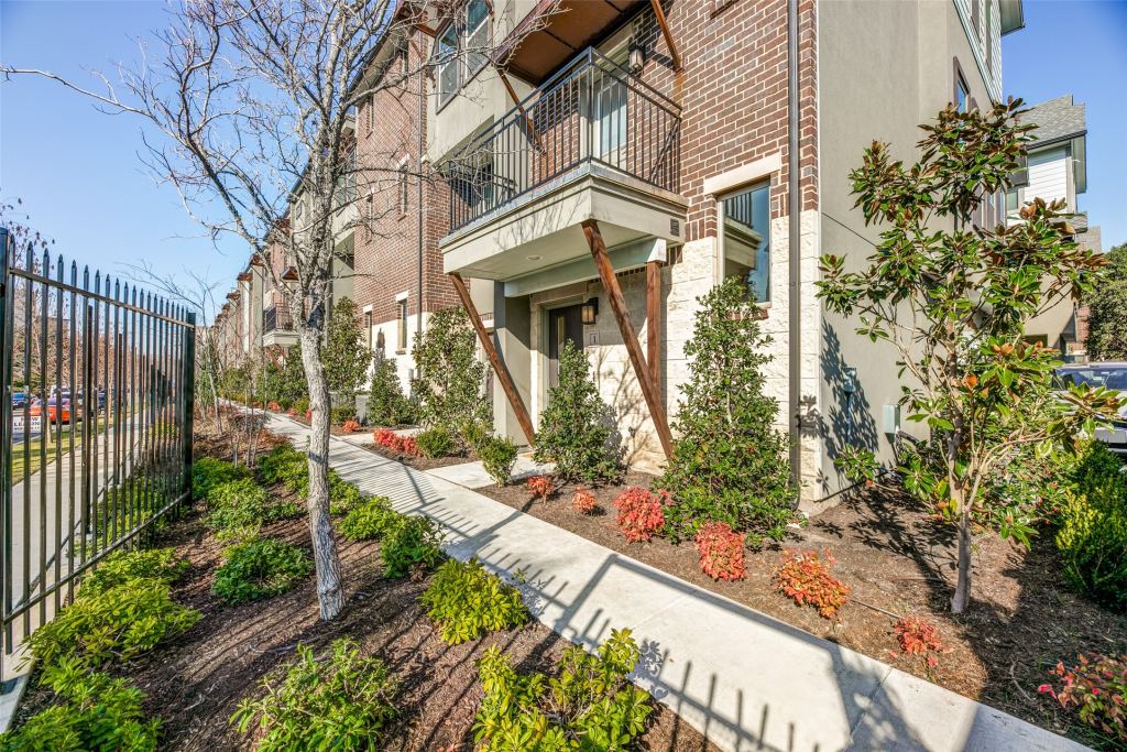 4316 Hartford Street 19, Dallas, TX 75219 — photo 1