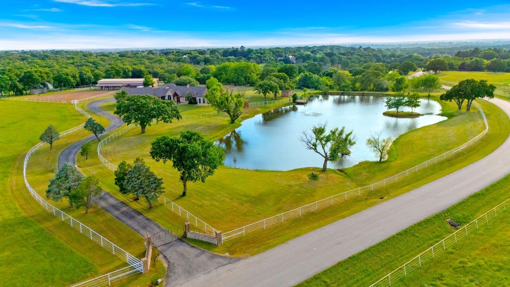 7583 Mountain View Road, Aubrey, TX 76227 — photo 1
