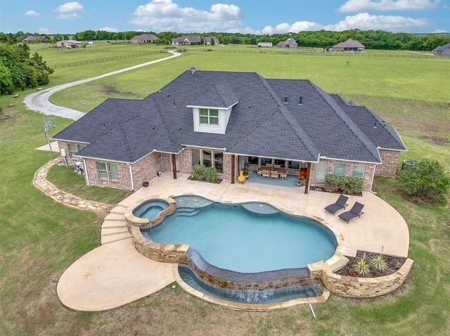 300 Judd Road, Van Alstyne, TX 75495 — photo 1