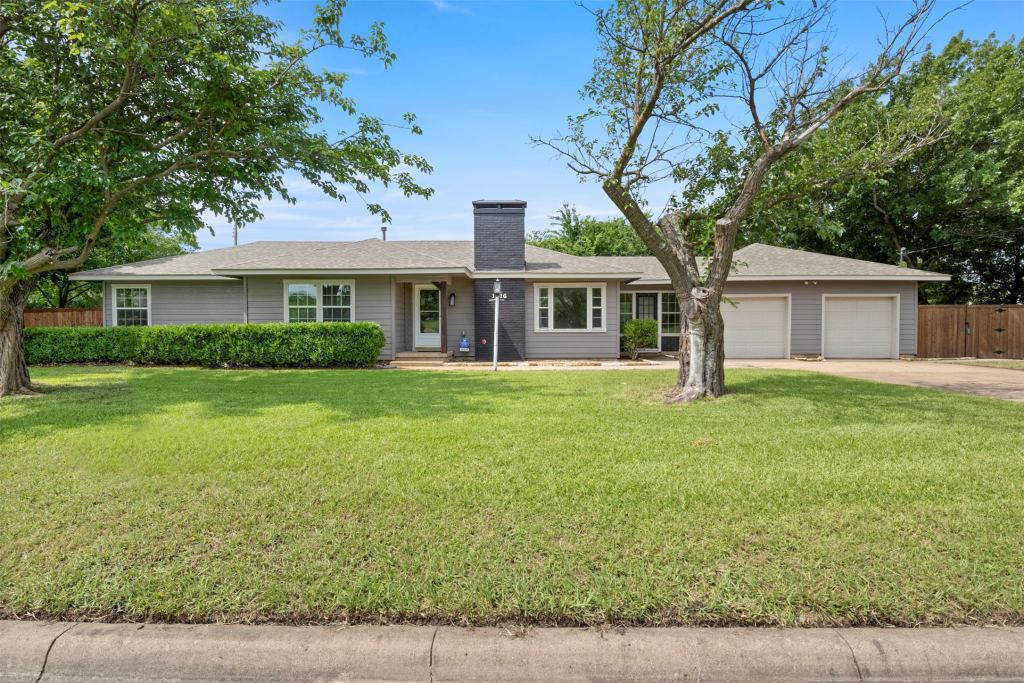 1516 E Peyton, Sherman, TX 75090 — photo 1