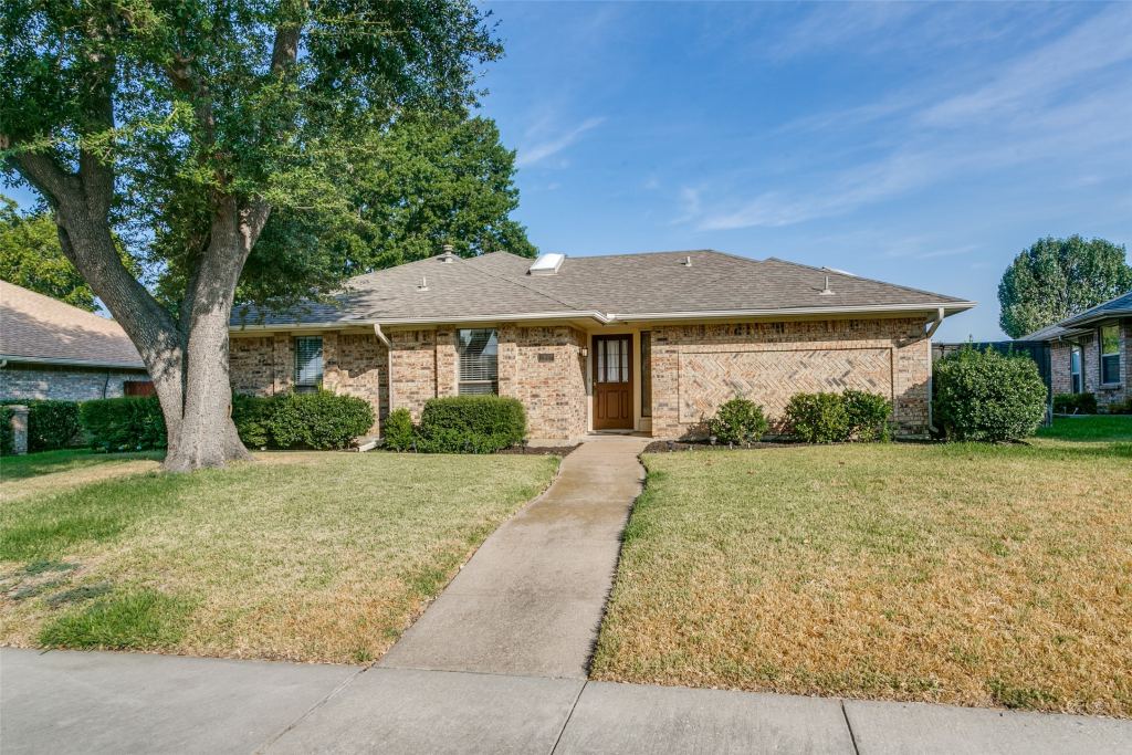 1927 E Branch Hollow Drive, Carrollton, TX 75007 — photo 1