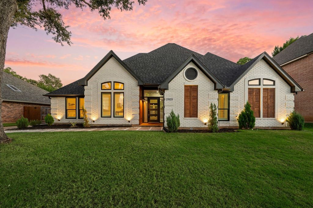 2905 Crestline Drive