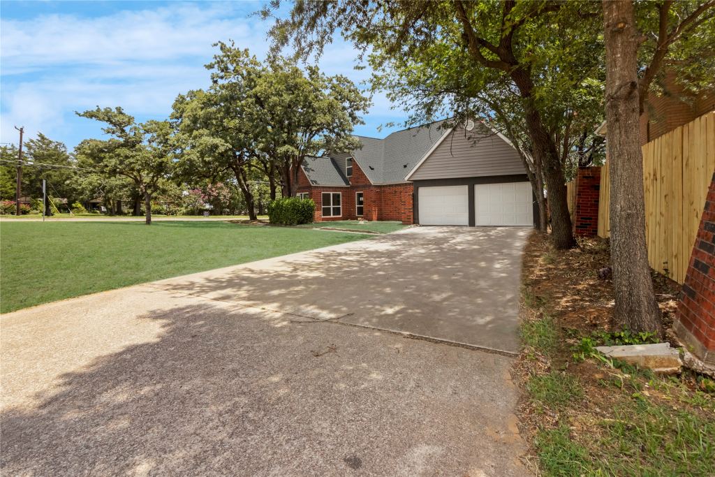 6112 W Poly Webb Road, Arlington, TX 76016 — photo 1