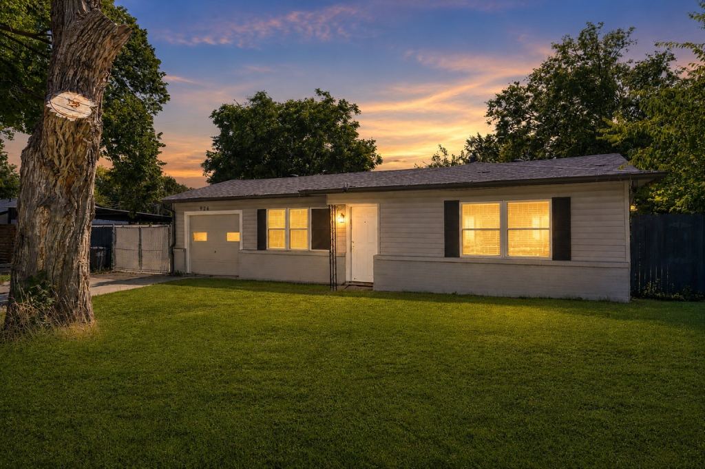 926 Powell Road, Mesquite, TX 75149 — photo 1