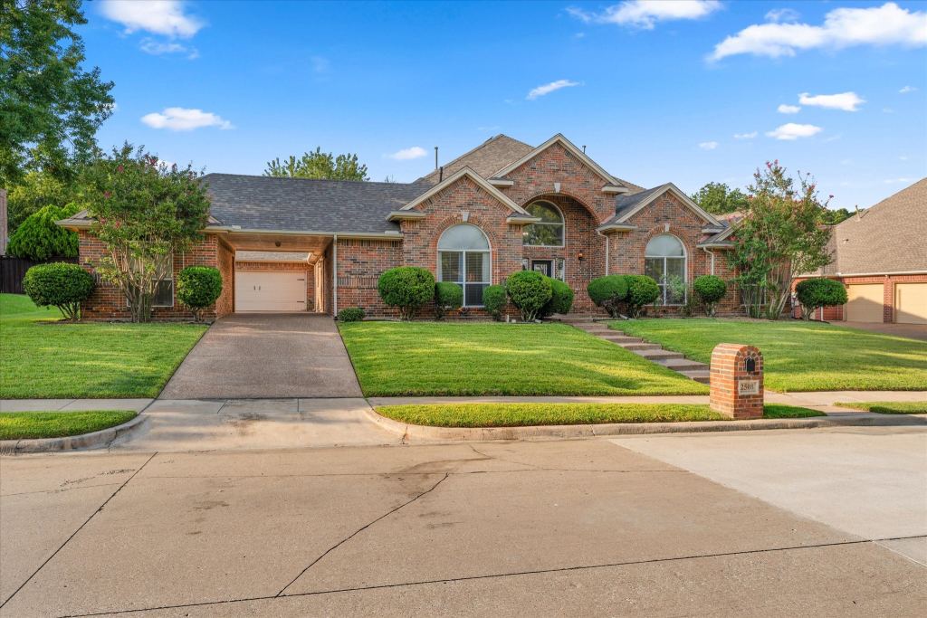 2508 Russwood Drive, Flower Mound, TX 75028 — photo 1