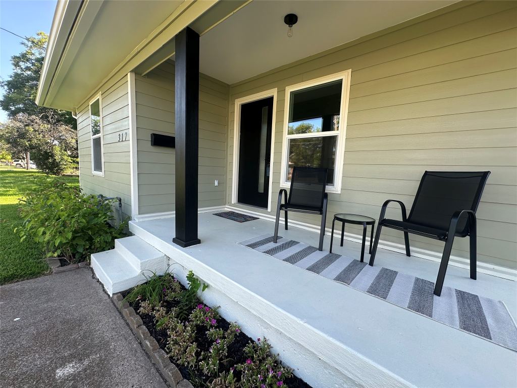 317 S Walker Street, Mesquite, TX 75149 — photo 1