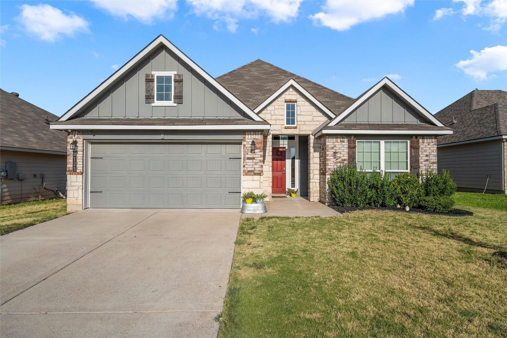 3125 Risinger Road, Waco, TX 76655 — photo 1