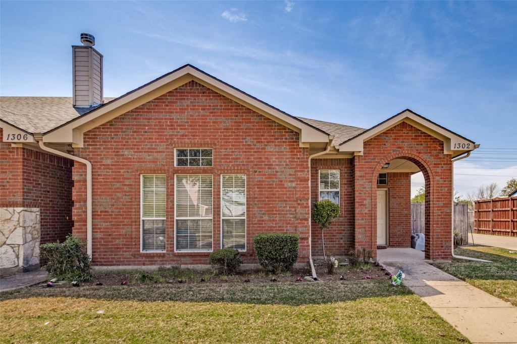 1302 Poinsettia Boulevard, Denton, TX 76208 — photo 1