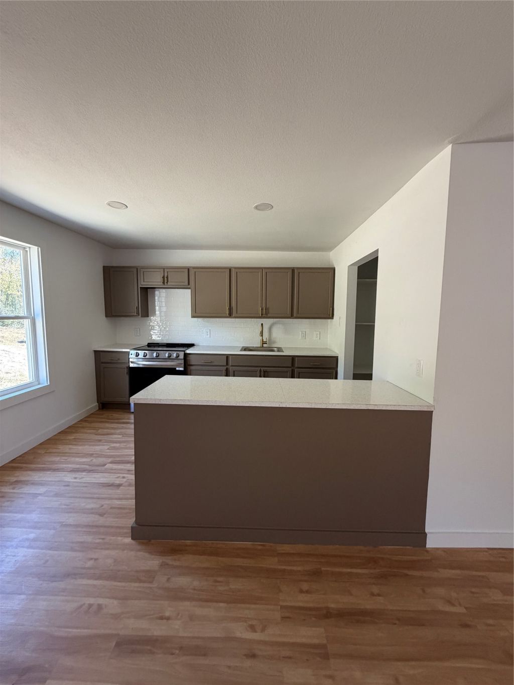 419 S Bond Avenue, Dallas, TX 75211 — photo 1