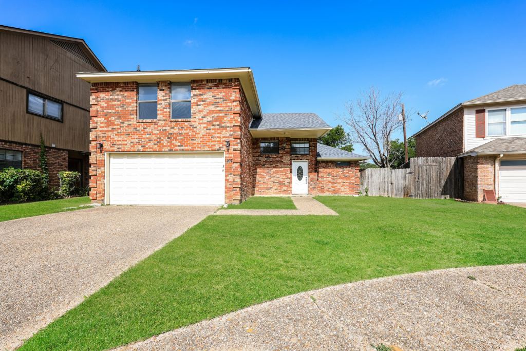1107 Carrington Court, Irving, TX 75060 — photo 1