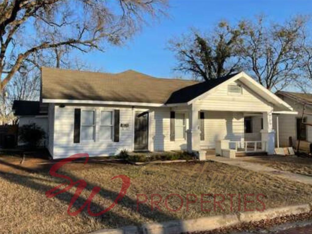 313 E College Street, Stephenville, TX 76401 — photo 1
