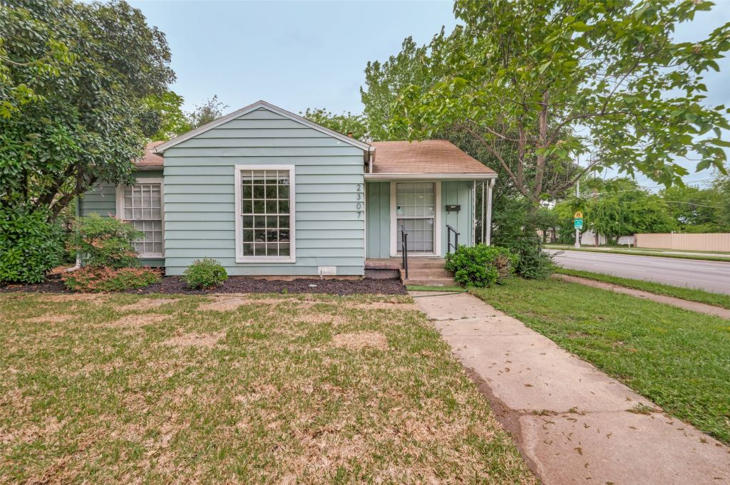 2307 Idaho Avenue, Dallas, TX 75216 — photo 1