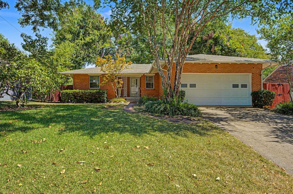 8046 Fall River Drive