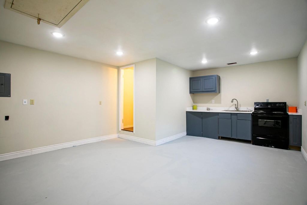 7027 Alpha Road 1, Dallas, TX 75240 — photo 1