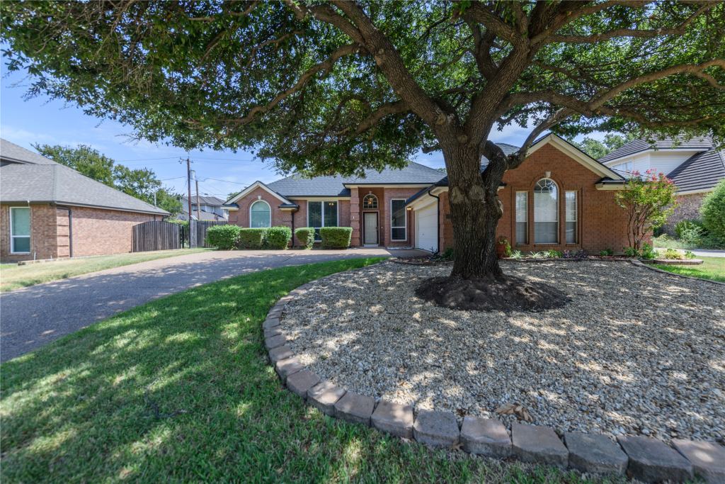 3120 Steve Drive, Hurst, TX 76054 — photo 1
