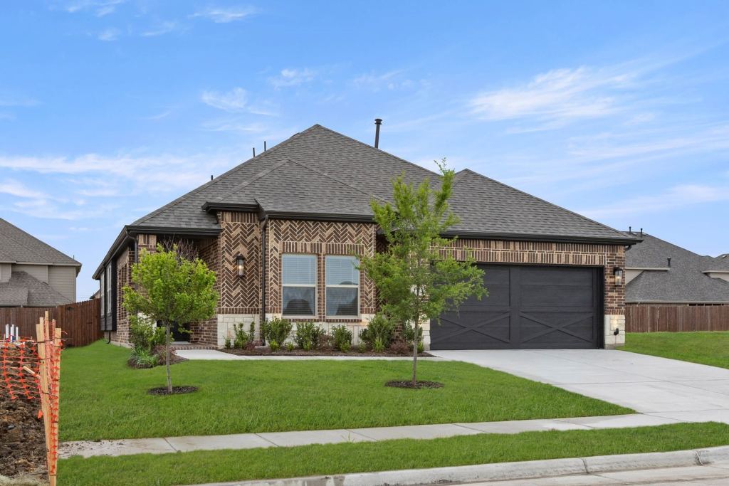 1315 Woodpecker Lane, Mansfield, TX 76063 — photo 1