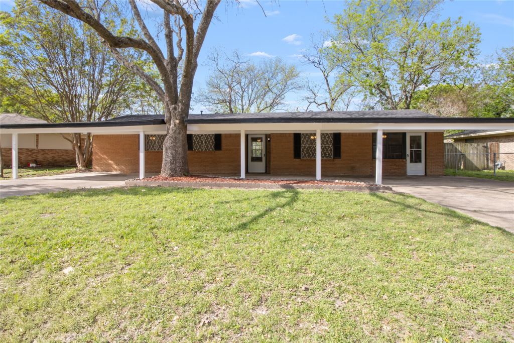 3528 N Beaton Street, Corsicana, TX 75110 — photo 1