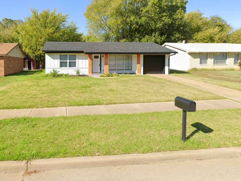 1722 Proctor Drive, Grand Prairie, TX 75051 — photo 1
