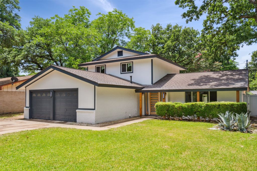 604 Buffalo Drive, Arlington, TX 76013 — photo 1