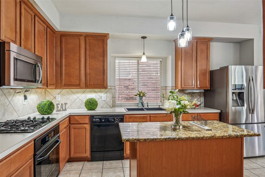 6510 Daisy Drive, Arlington, TX 76017 — photo 1