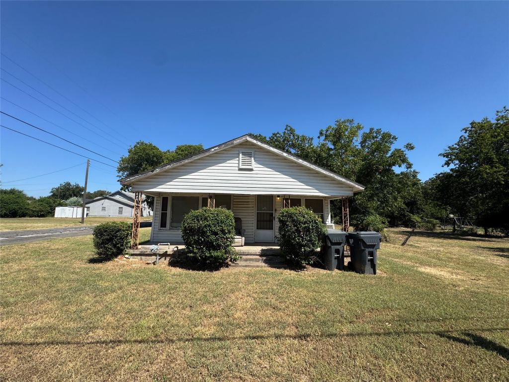 1500 E Calhoun Avenue, Waco, TX 76704 — photo 1