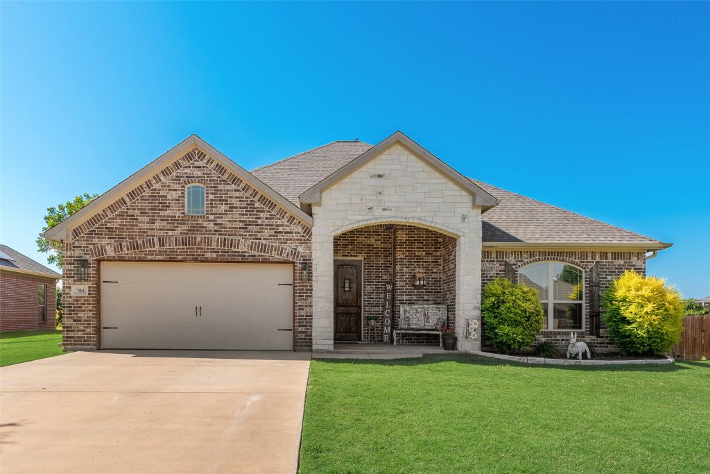 704 Carmen Ana Avenue, Grandview, TX 76050 — photo 1