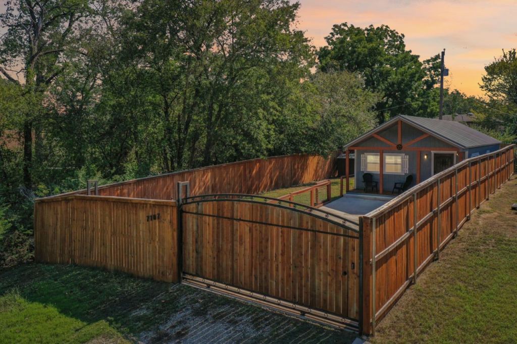 7167 Floral Street, Azle, TX 76020 — photo 1