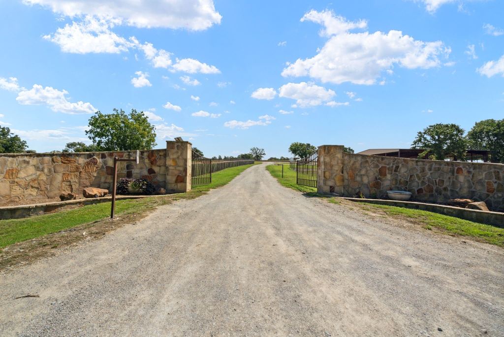 2710 Advance Road, Weatherford, TX 76088 — photo 1