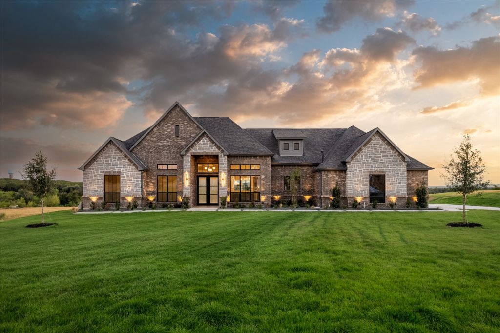 1031 Ranch Vista Road, Granbury, TX 76049 — photo 1
