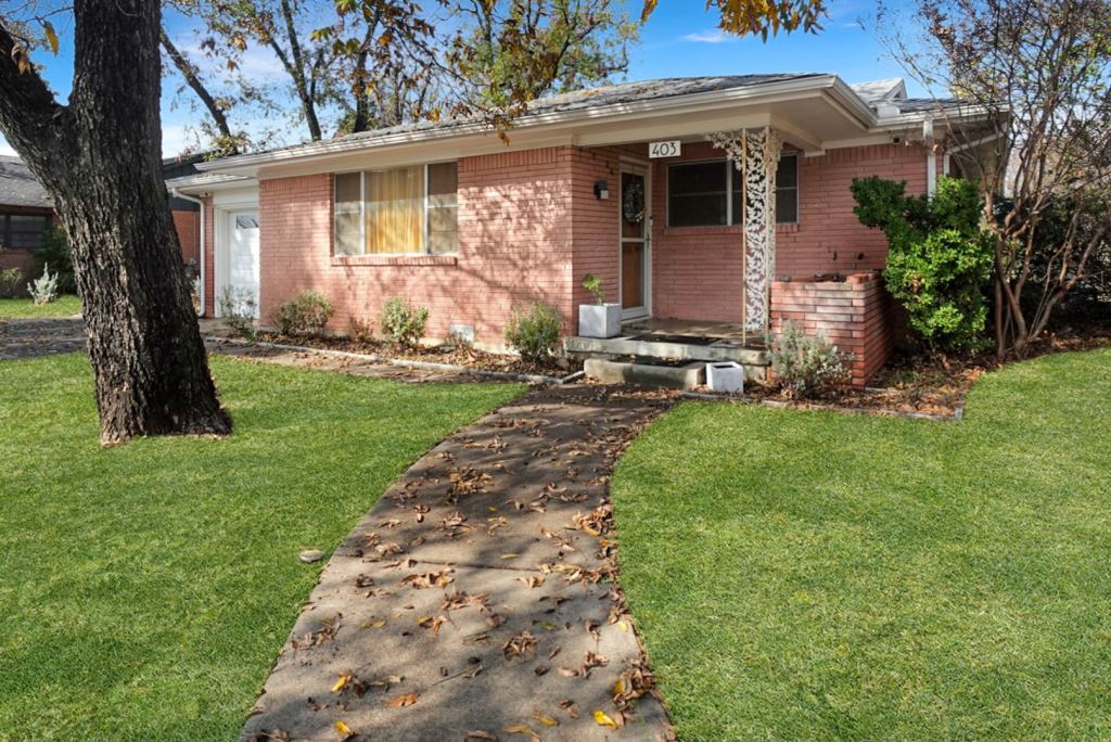 403 W Tarleton Street, Stephenville, TX 76401 — photo 1