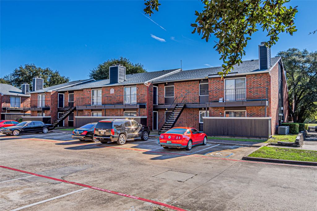 300 W Wintergreen Road 729ABP, DeSoto, TX 75115 — photo 1