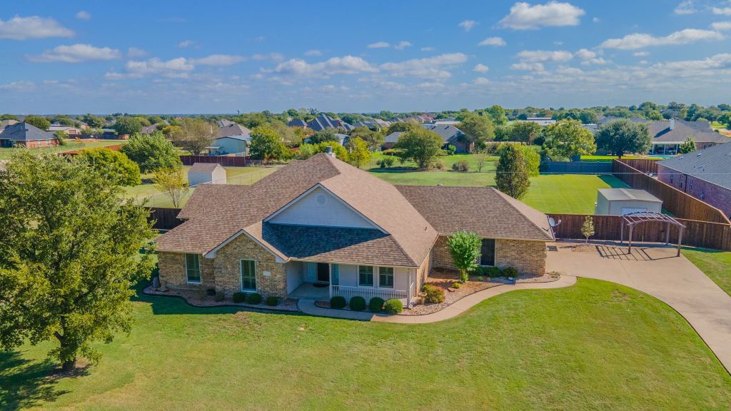 2750 N Mockingbird Lane, Midlothian, TX 76065 — photo 1