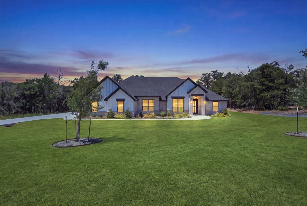 2017 Forest Bridge Drive, Azle, TX 76020 — photo 1