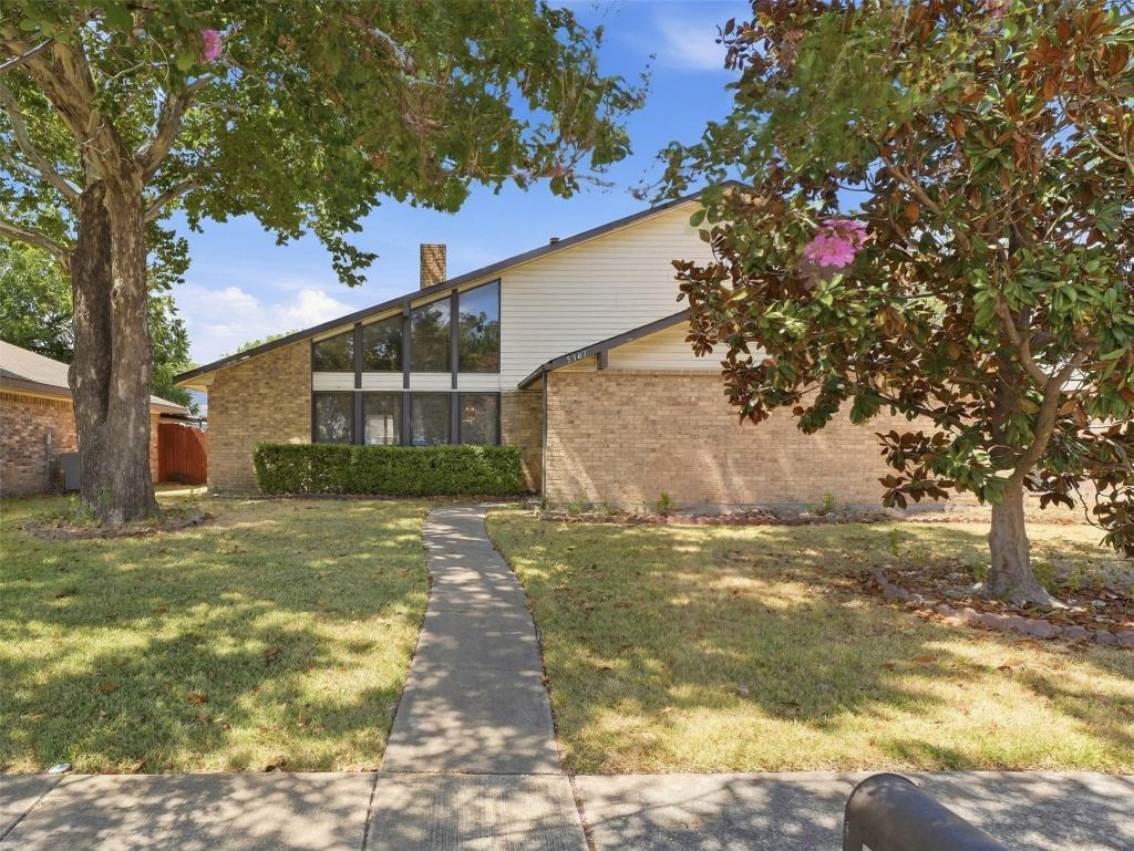 5301 Sarasota Drive, Garland, TX 75043 — photo 1