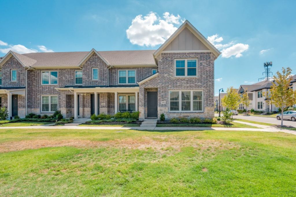 4332 Hopewell Street, North Richland Hills, TX 76180 — photo 1