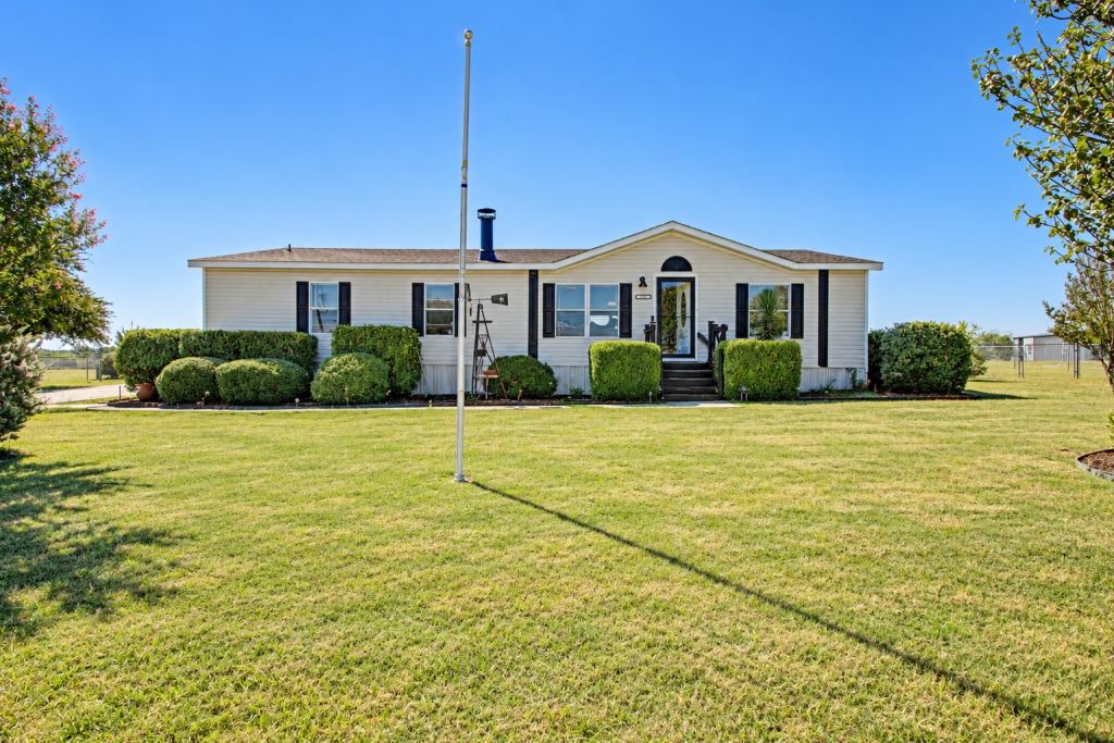 6305 Friesian Drive, Godley, TX 76044 — photo 1
