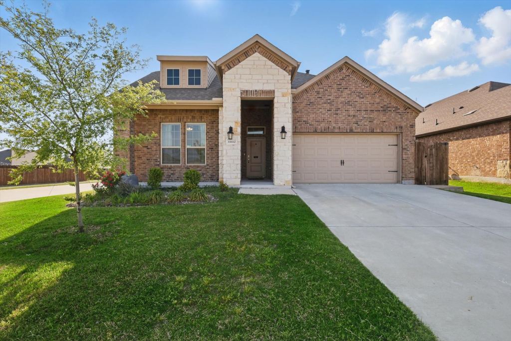11112 Summer Rain Boulevard, Aubrey, TX 76227 — photo 1