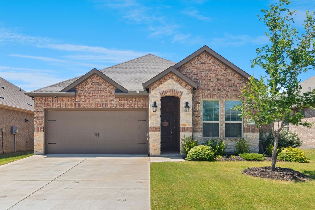 10330 Quail Pointe Road, Aubrey, TX 76227 — photo 1