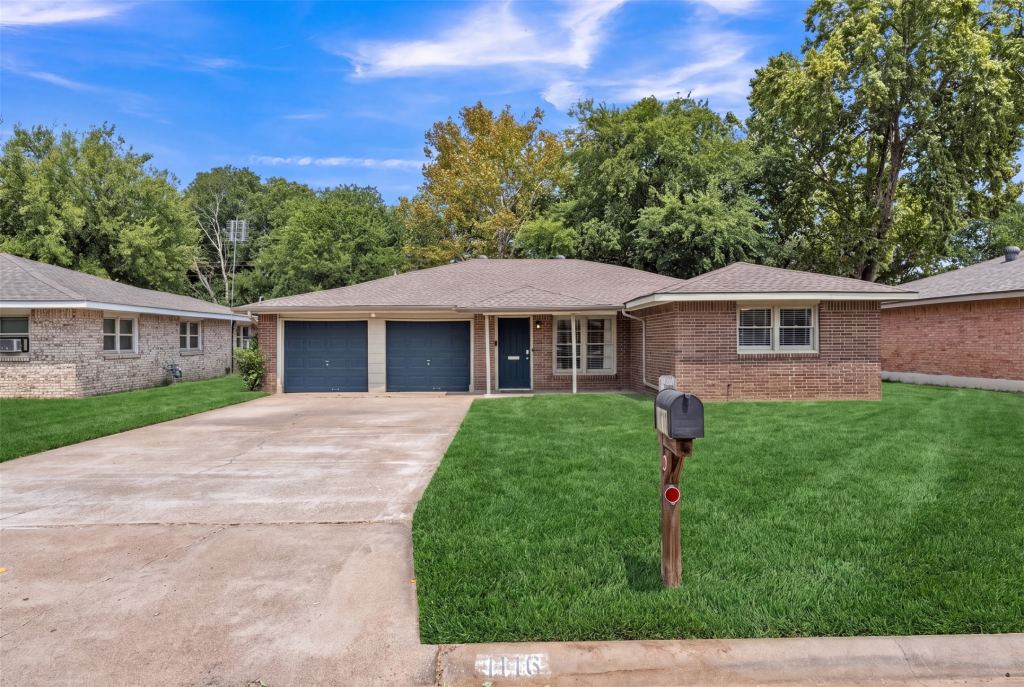1116 Center Street, Cleburne, TX 76033 — photo 1