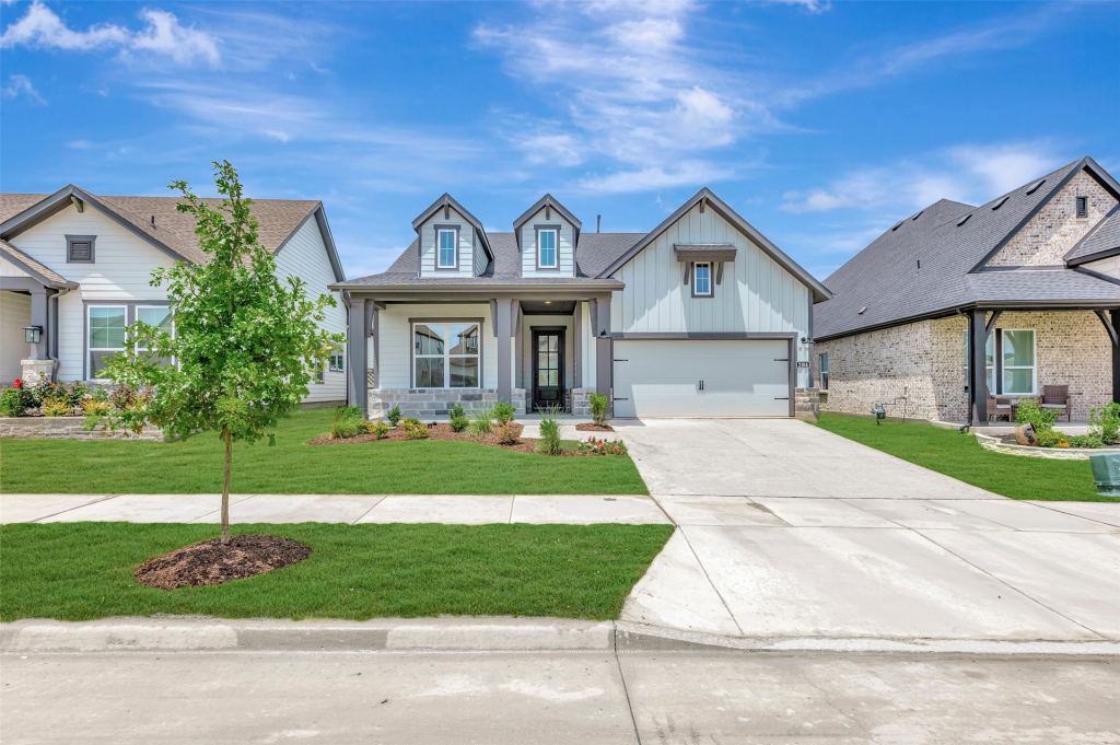 2104 Lindsey Lane