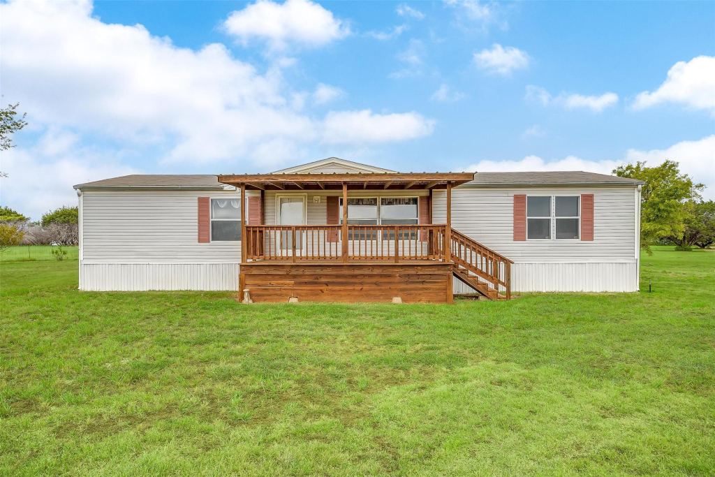 9064 Summit Court E, Cleburne, TX 76033 — photo 1