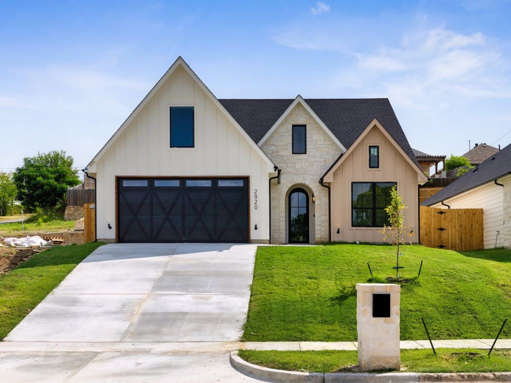 2920 NW 20th Street, Fort Worth, TX 76106 — photo 1