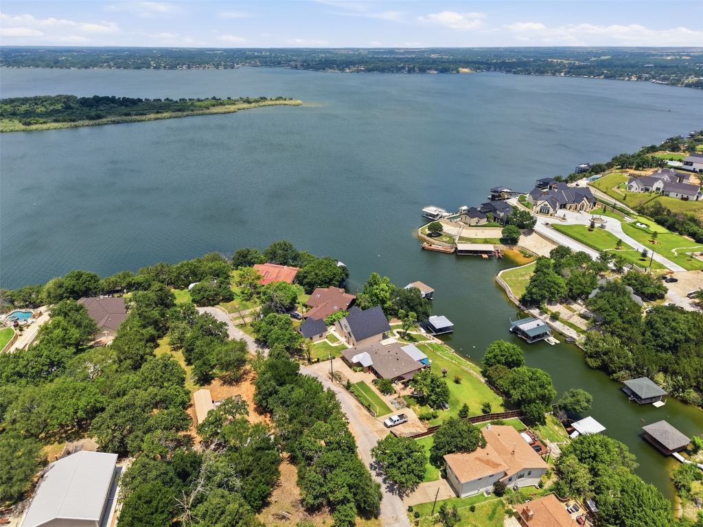 6107 Grande Cove Court, Granbury, TX 76049 — photo 1