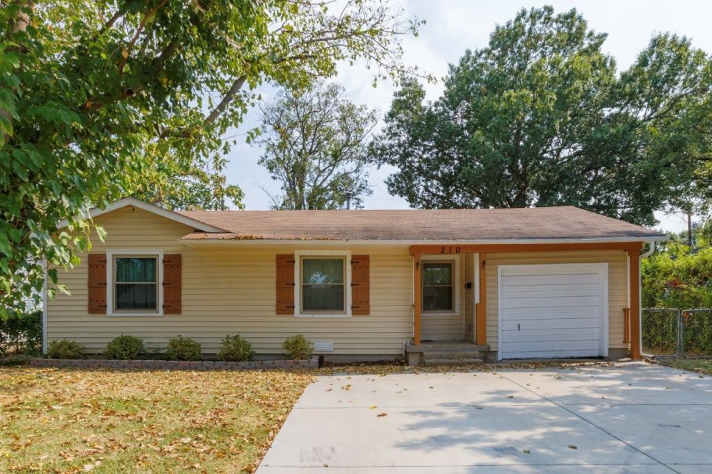 210 E Daugherty Drive, Garland, TX 75041 — photo 1